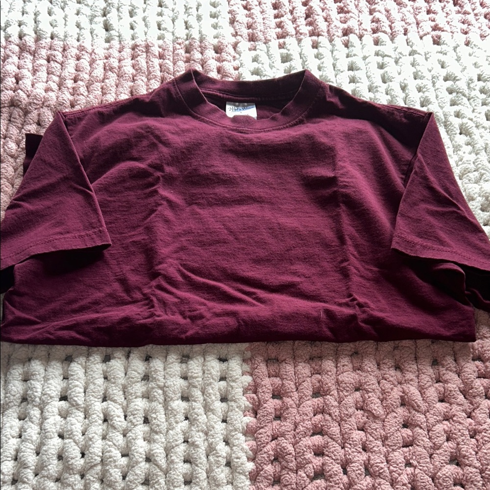 Classic Crewneck Short Sleeve T‑Shirt in Burgundy